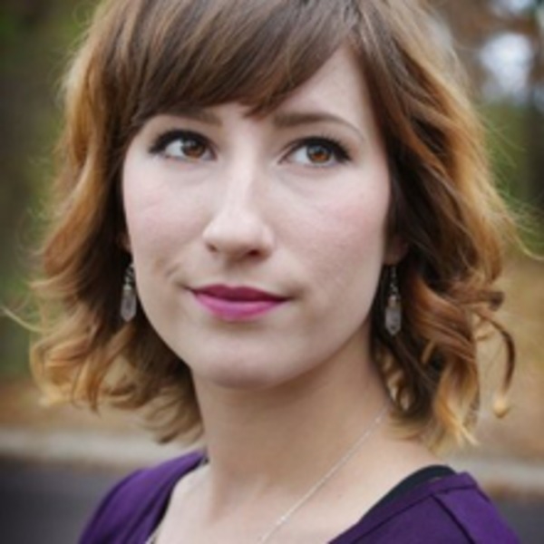 Hire a SALES & MARKETING speaker Ria Ruthsatz