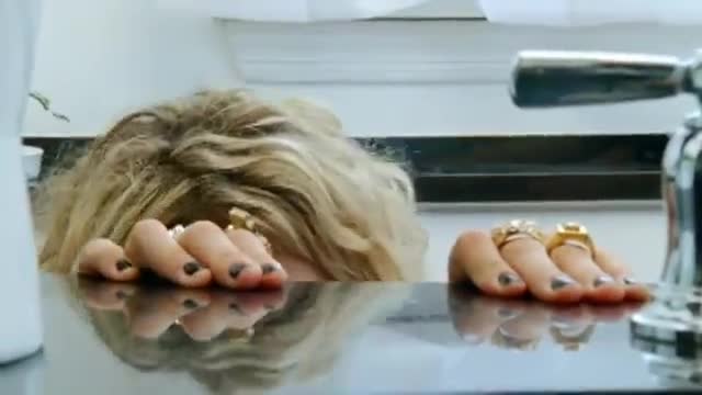 Ke$ha - TiK ToK (Official Music Video)