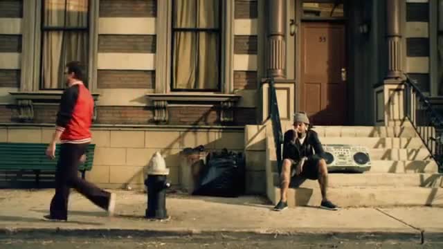Gym Class Heroes: Stereo Hearts ft. Adam Levine [OFFICIAL VIDEO]