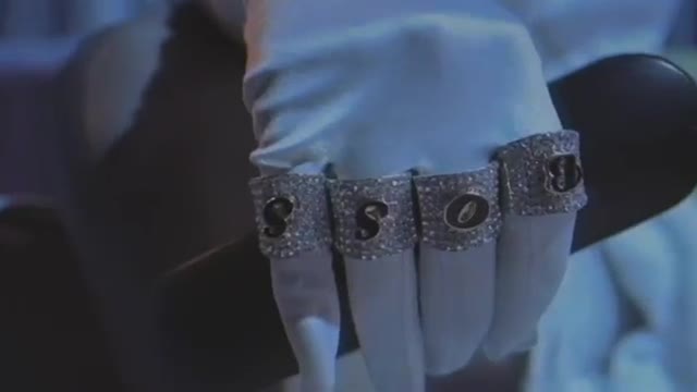 Melii - See Me (Official Music Video)