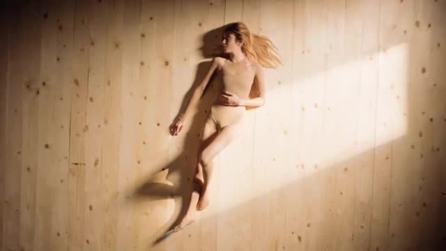 Hundred Waters - Fingers (Official Music Video)
