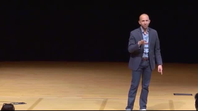 Zach speaks to large audience of leaders about purpose