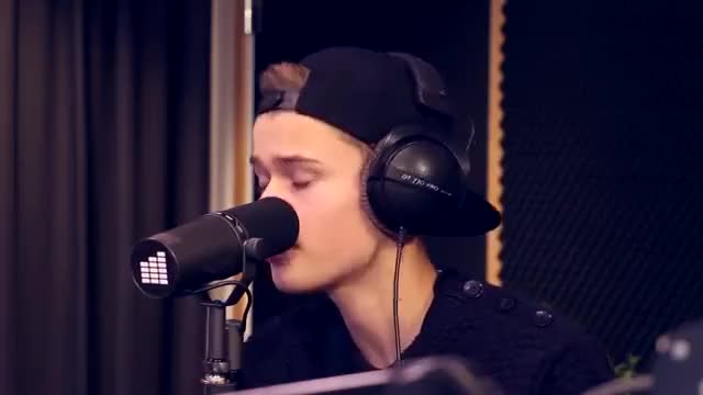 Benjamin Lasnier - Love You Out Loud (Live @ East FM)