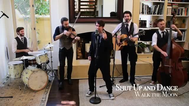 The Straytones
