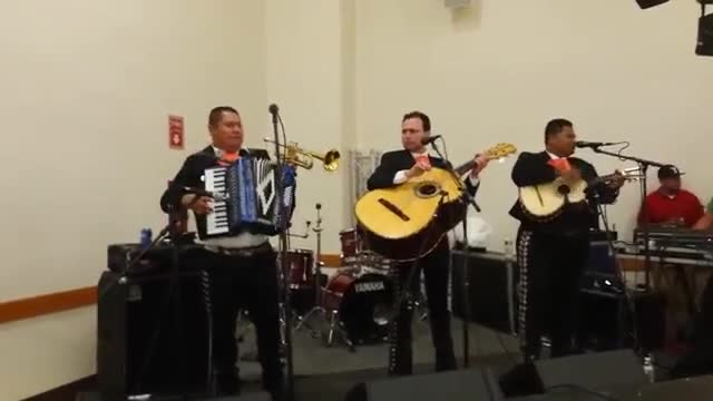 Mariachi Estrellas de Boston