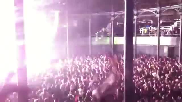 Chase & Status "Eastern Jam" into "Fire in your eyes"