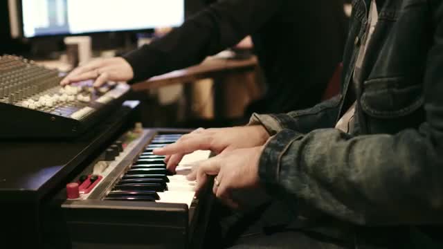 Tyson Motsenbocker - Rust (Live)