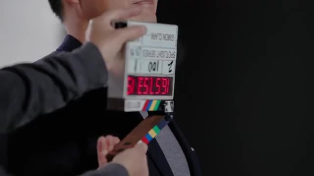 Scott Amyx moderating a panel on supply chain