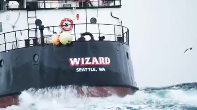 Captain Keith Plays Medic on the Wizard | Deadliest Catch