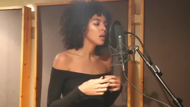 Arlissa - Hearts Ain't Gonna Lie (acoustic)