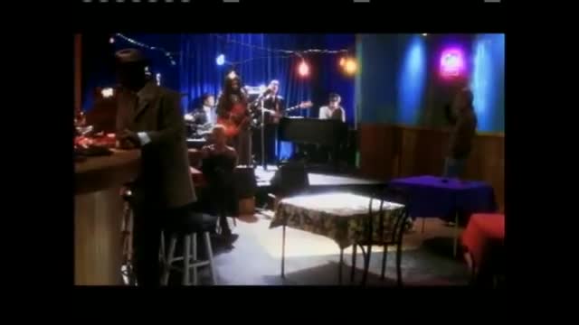 Tracy Chapman - "Give Me One Reason" (Official Music Video)