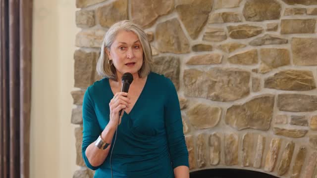 Liz Shares Customer Tier Insights at a Retreat