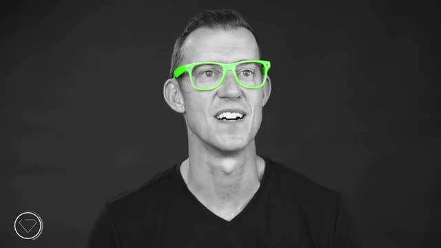 Erik Qualman's Green Glasses | Stepping Into Your Story