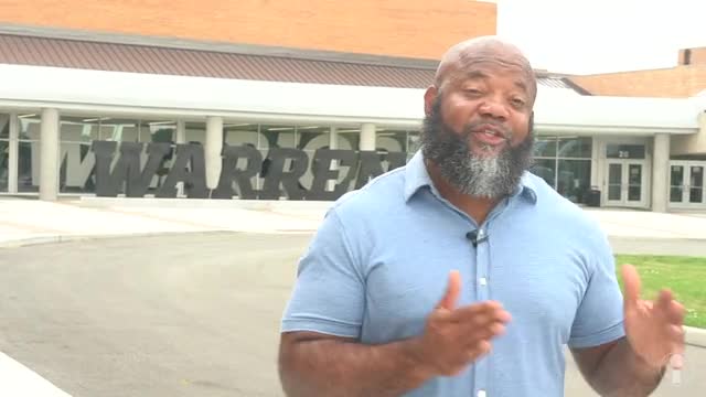 Gary Speaks to High School Students